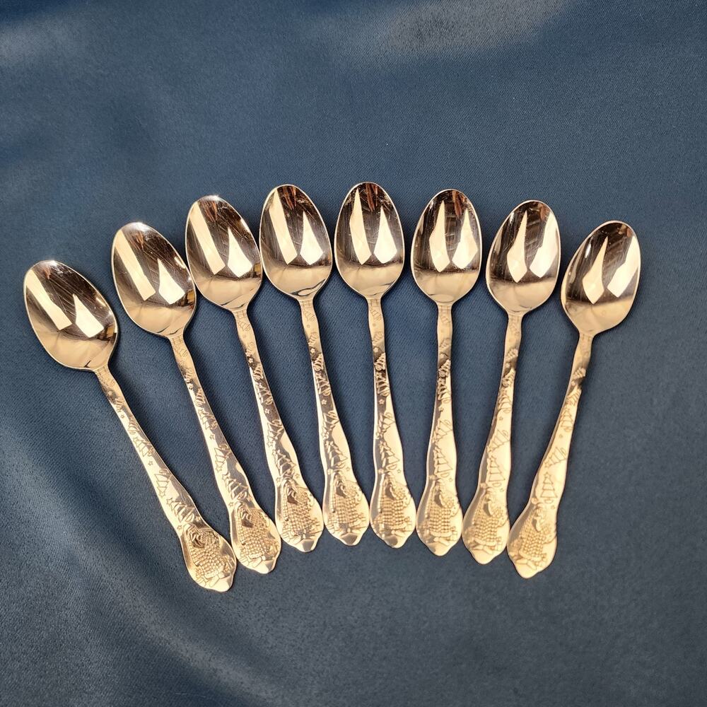 Debbie Mumm Sakura Flatware Silverware Magic of Santa (8) 6.5" Teaspoon Trees